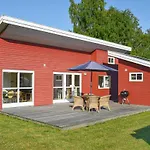 Amazing Home In Gudhjem With Wifi 別荘
