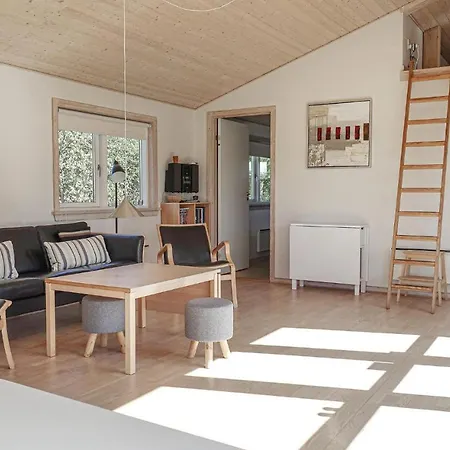 3 Bedroom Gorgeous In Holiday home Gudhjem